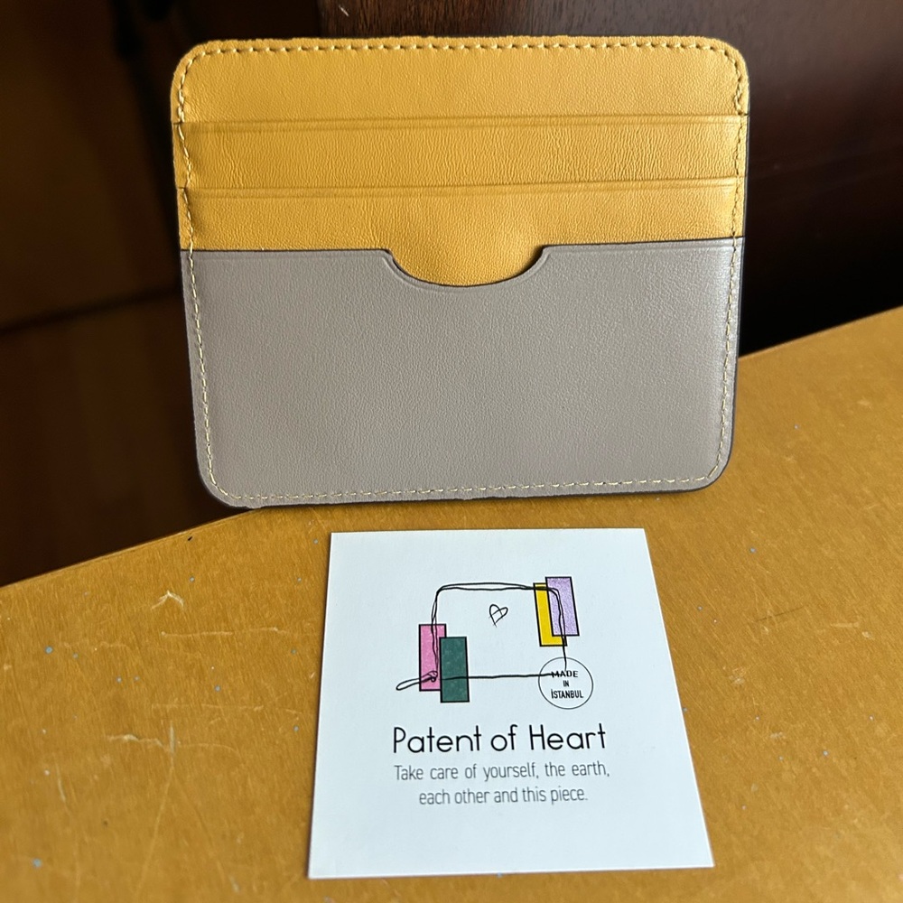 Patent of Heart Leather Card Holder Color Block - Picture 3 of 6